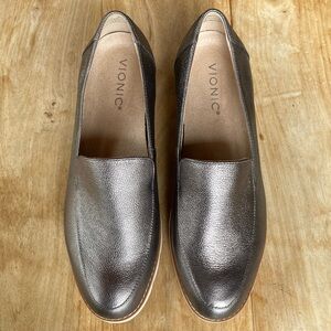 Vionic Women's Shimmering Gray Loafers 

New without tags